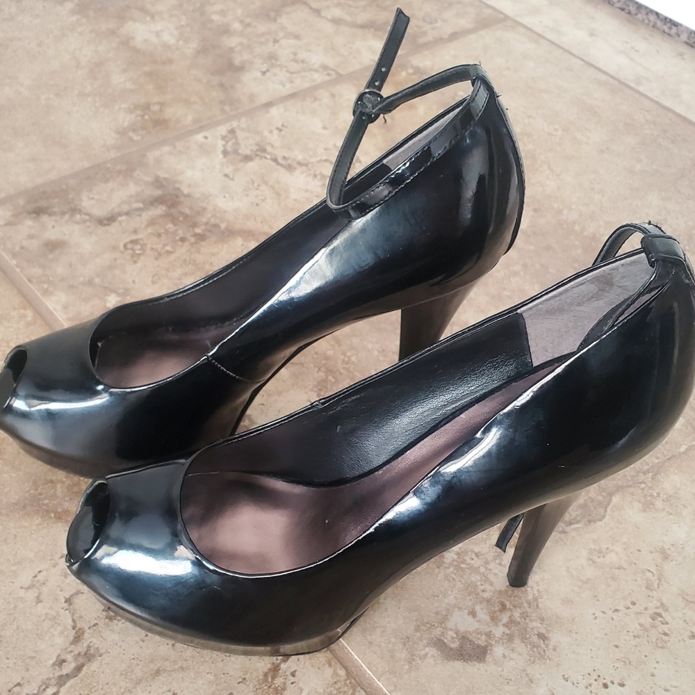 Womens Guess Black stilettos 9.5